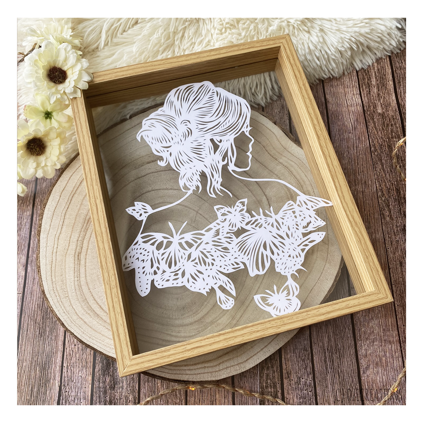 Cadre Transparent - Femme Chignon & Papillons